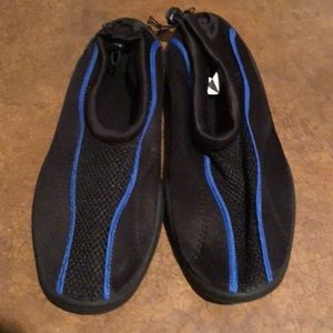 NWOT Men’s Aqua Shoes